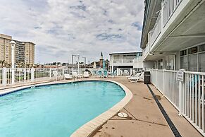 Virginia Beach Studio w/ Balcony + Pool View!