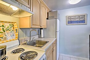 Virginia Beach Studio w/ Balcony + Pool View!