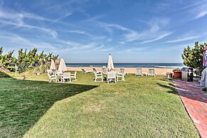 Virginia Beach Studio w/ Balcony + Pool View!