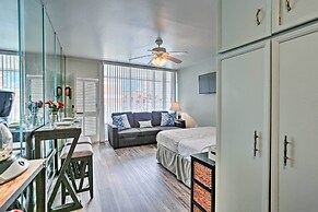 Virginia Beach Studio w/ Balcony + Pool View!