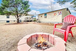Charming Claxton Home: Private Deck & Fire Pit!