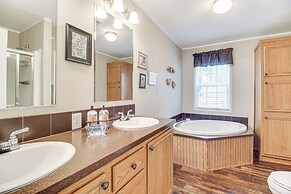 Wfh-friendly: Rural & Secluded Gem in Claxton!