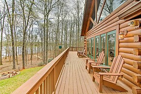Lake Hartwell Lodge w/ Dock, Theater + Hot Tub!