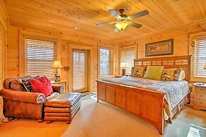 Lake Hartwell Lodge w/ Dock, Theater + Hot Tub!