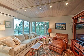 2 Mi to Heavenly Mountain: Tahoe Retreat w/ Views