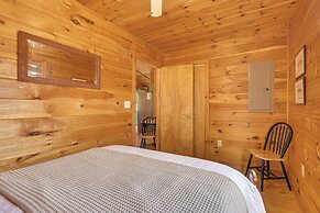 Cozy Cabin in Private Location w/ Hot Tub & Grill!