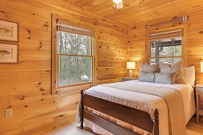 Cozy Cabin in Private Location w/ Hot Tub & Grill!