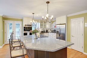 Spacious Stockbridge Manor: Pool Table, 2 Kitchens