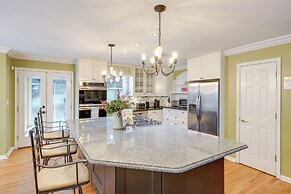 Spacious Stockbridge Manor: Pool Table, 2 Kitchens