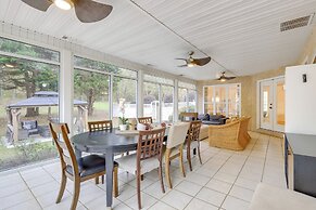 Spacious Stockbridge Manor: Pool Table, 2 Kitchens