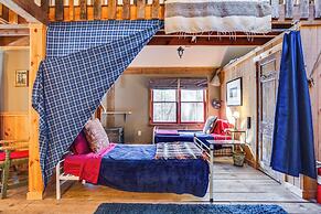 Jasper '7 Timbers' Cabin on 10 Acres w/ a Creek!