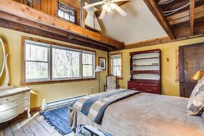 Jasper '7 Timbers' Cabin on 10 Acres w/ a Creek!