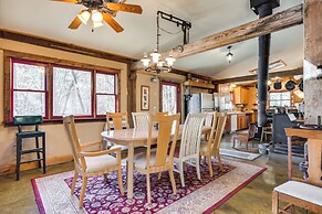 Jasper '7 Timbers' Cabin on 10 Acres w/ a Creek!