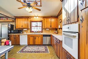 Jasper '7 Timbers' Cabin on 10 Acres w/ a Creek!