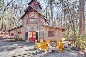 Jasper '7 Timbers' Cabin on 10 Acres w/ a Creek!
