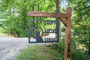 Creekside Cabin w/ Hot Tub, Mtn Views & More!