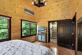 Creekside Cabin w/ Hot Tub, Mtn Views & More!
