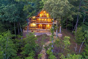 Creekside Cabin w/ Hot Tub, Mtn Views & More!