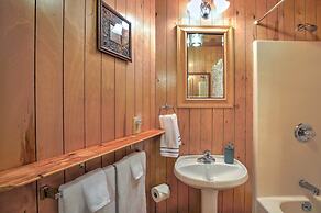 Pet-friendly Toccoa Home w/ Deck + Lake Access!