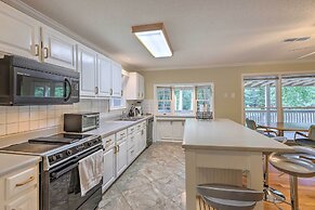 Mcdonough Getaway w/ Private Lake on 24 Acres