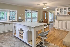 Mcdonough Getaway w/ Private Lake on 24 Acres