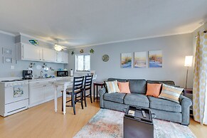 Breezy Tybee Island Condo - 100 Yards From Beach!