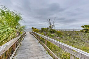 Breezy Tybee Island Condo - 100 Yards From Beach!