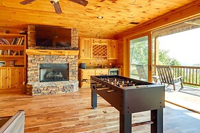 Unique Mineral Bluff Home With Mountain Views!