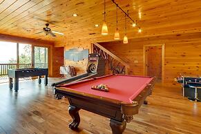 Unique Mineral Bluff Home With Mountain Views!