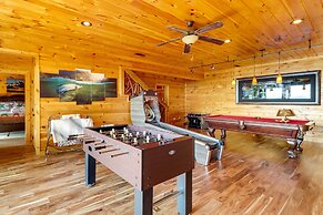 Unique Mineral Bluff Home With Mountain Views!