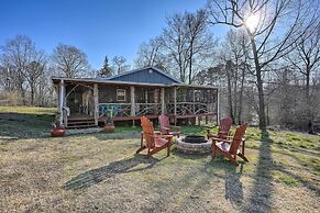 Charming Escape w/ Fire Pit in Summerville!