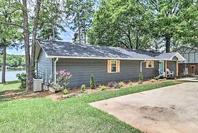 Waterfront Lake Sinclair Home w/ Boat Dock!