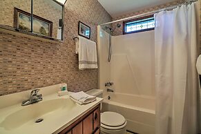 Lakefront Milledgeville Cabin: Private Dock, Porch