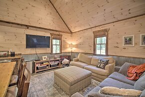 Stunning Cabin Getaway w/ Private Hot Tub!