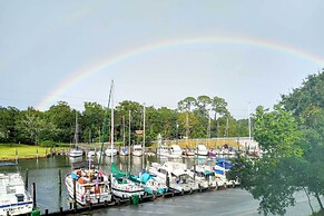 Harbor Oaks Haven: Walk to Front Beach & Downtown!