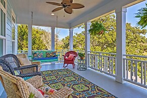 Harbor Oaks Haven: Walk to Front Beach & Downtown!