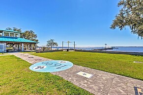 Harbor Oaks Haven: Walk to Front Beach & Downtown!