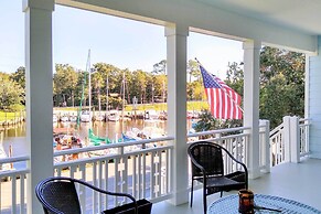 Harbor Oaks Haven: Walk to Front Beach & Downtown!