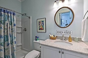 Harbor Oaks Haven: Walk to Front Beach & Downtown!