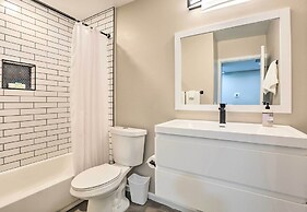 Tucson Getaway w/ Private Pool & Gas Grill!