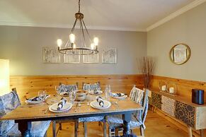 Blue Ridge Getaway w/ Hot Tub & Seasonal View!