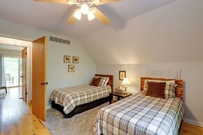 Blue Ridge Getaway w/ Hot Tub & Seasonal View!