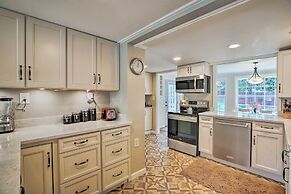 Cheery Cottage w/ Yard < 1 Mile to Marietta Square