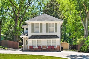 Cheery Cottage w/ Yard < 1 Mile to Marietta Square