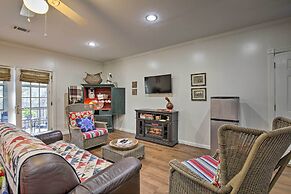 Cozy & Quiet Studio w/ Porch, Near Scenic Railway!