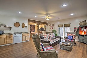 Cozy & Quiet Studio w/ Porch, Near Scenic Railway!