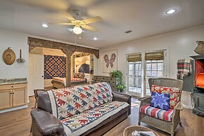 Cozy & Quiet Studio w/ Porch, Near Scenic Railway!