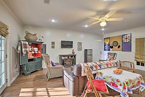 Cozy & Quiet Studio w/ Porch, Near Scenic Railway!