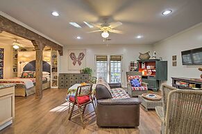 Cozy & Quiet Studio w/ Porch, Near Scenic Railway!