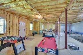Lakemont Retreat: Game Room, Hot Tub, & Mtn Views!